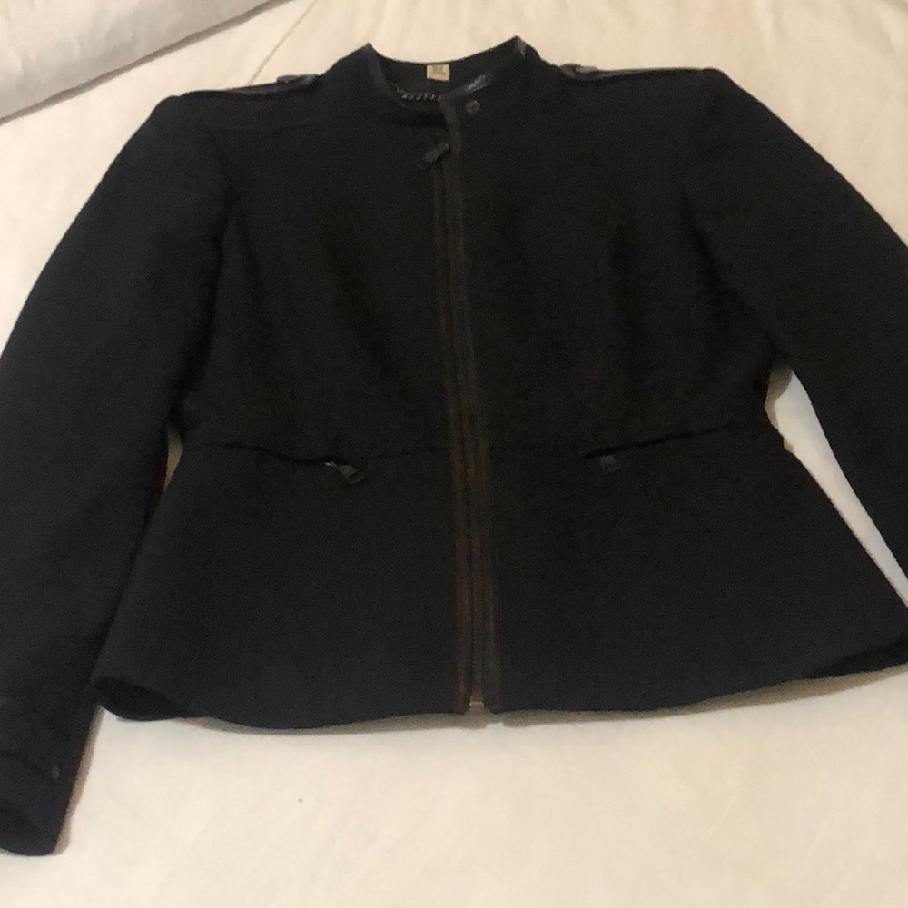 Burberry black skirt suit size 6